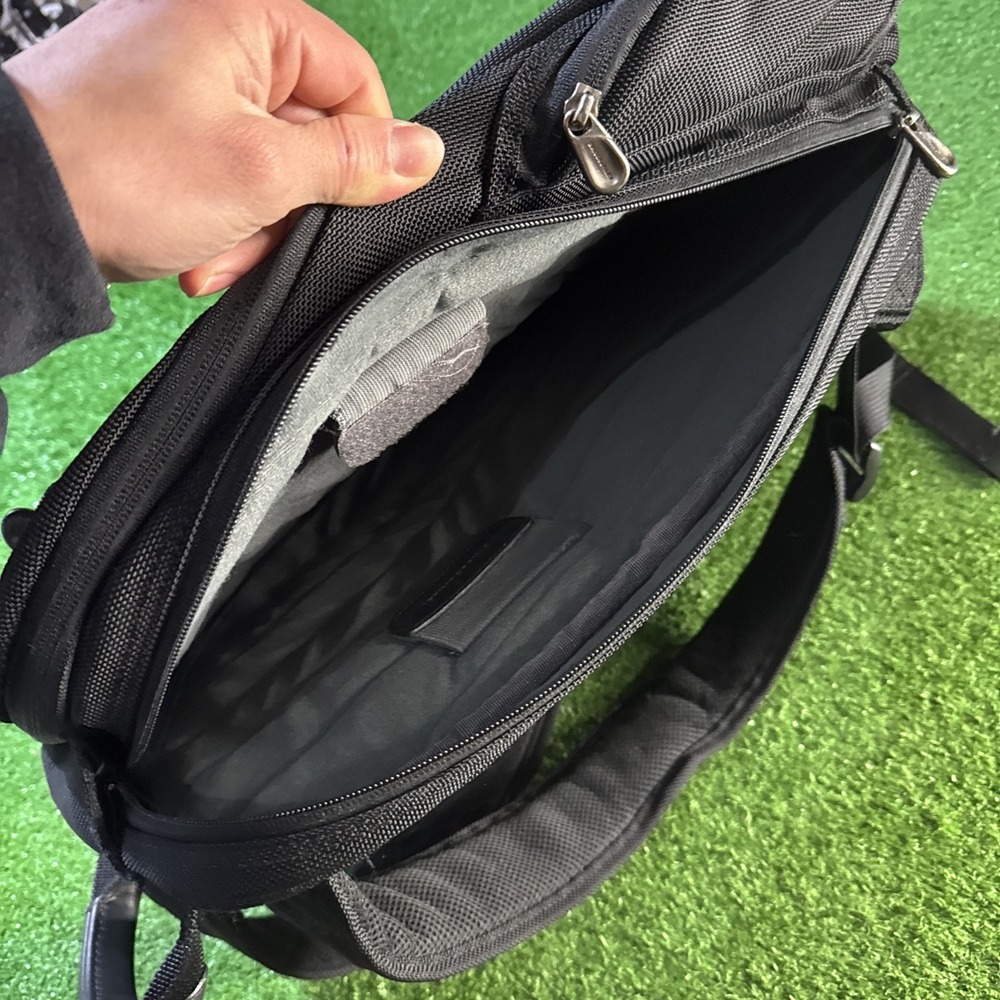 Briggs & Riley BBW7 Work Laptop Backpack Briefcase. Good Shape - Picture 10 of 11